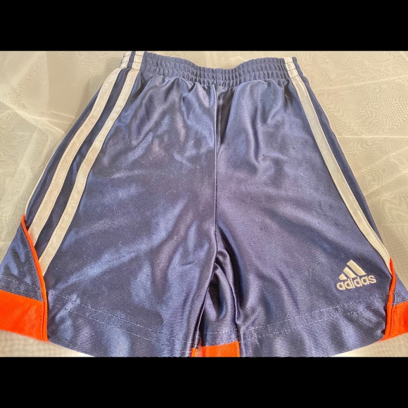 💋3/$12 Boys Adidas shorts 2T - Picture 3 of 5